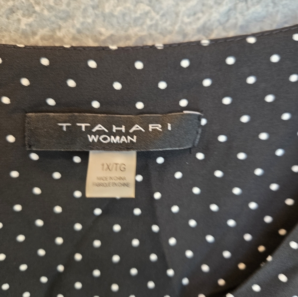 T. Tahari Womens Blouse Sz 1X Black White Polka Dot Full Front Button Semi Sheer - Picture 5 of 13